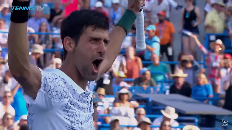Grâce à sa victoire sur Federer en finale à Cincinnati, Novak Djokovic entre dans l'histoire en devenant le premier joueur à remporter tous les Masters 1000. Grâce à sa victoire sur Federer en finale à Cincinnati, Novak Djokovic entre dans l'histoire en devenant le premier joueur à remporter tous les Masters 1000.