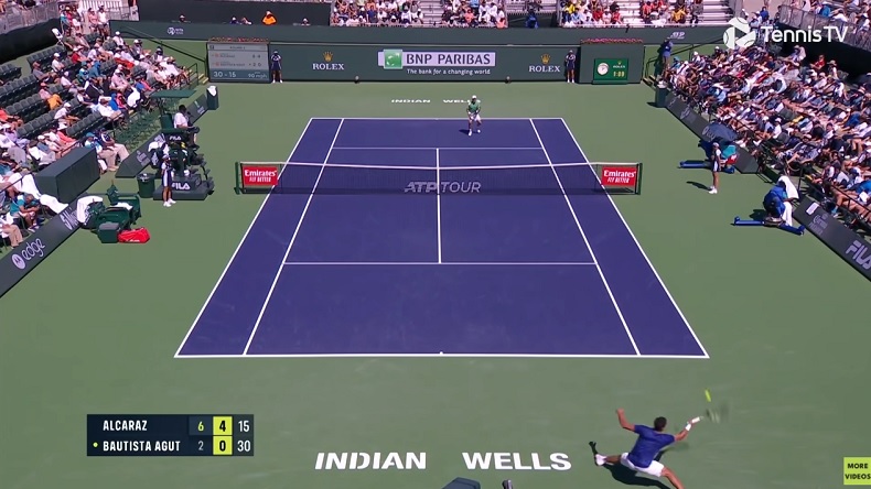 Carlos Alcaraz a démoli Roberto Bautista Agut au Masters d'Indian Wells 2022.