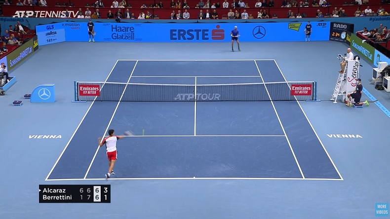 Carlos Alcaraz sort Matteo Berrettini à Vienne, après un match et troisième set fabuleux.