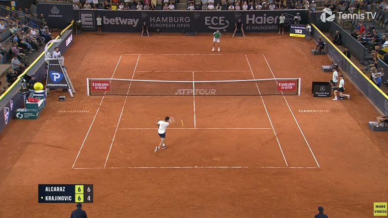 La puissance de frappe de Carlos Alcaraz a fait des dégâts contre Filip Krajinovic au tournoi d'Hambourg 2022.