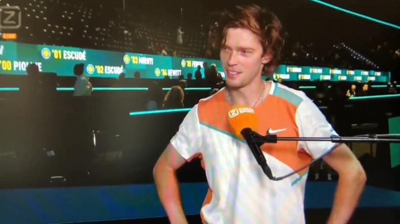 La réponse amusante d'Andrey Rublev à une journaliste : "Je suis toujours stupide."