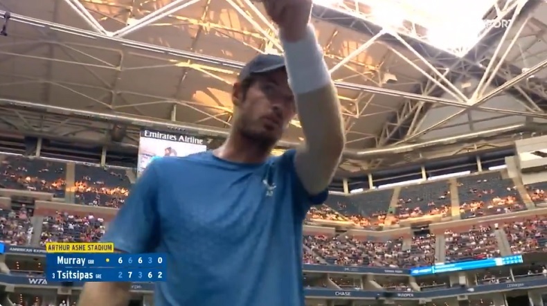 Andy Murray a sorti la sulfateuse contre Stefanos Tsitsipas par rapport aux pauses du Grec, au premier tour de l'US Open 2021.