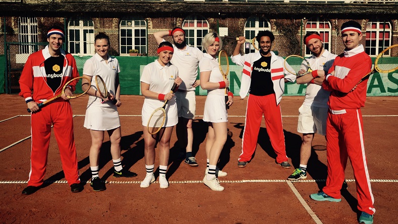 Zoom sur l'application Anybuddy dans le tennis.