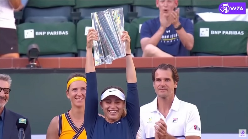 Paula Badosa remporte le tournoi d'Indian Wells 2021 à l'issue d'une finale somptueuse contre Vika Azarenka.