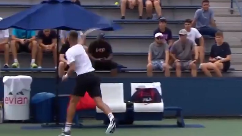 Benoît Paire fissure et insulte un spectateur qui avait parlé pendant un point à l'US Open 2021.