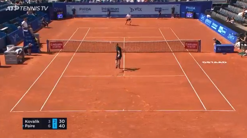 Une volée rétro magnifique de Benoît Paire au tournoi de Gstaad 2021.