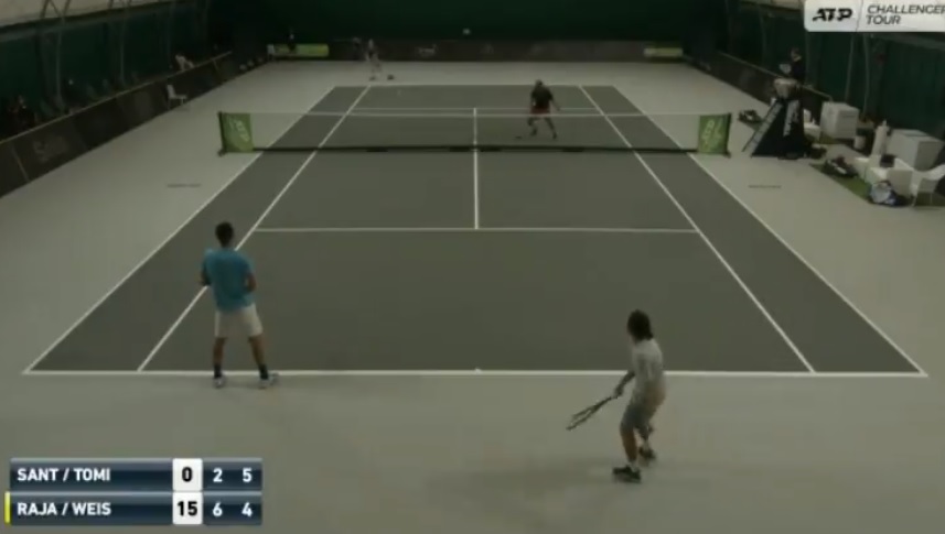 Le plot Bernard Tomic en double.