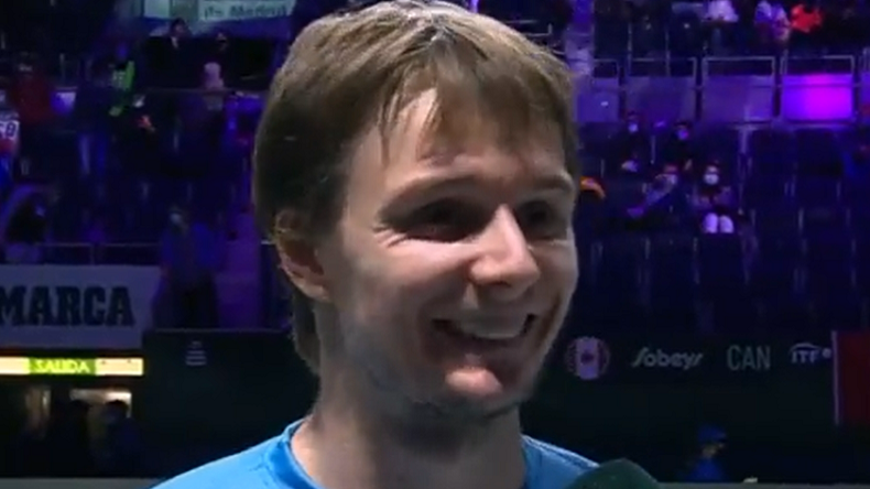 Alexander Bublik tout heureux de sa connerie, après avoir rendu hommage aux provocations de Daniil Medvedev à l'US Open 2019.