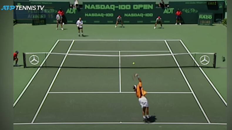 Federer et Agassi ont envoyé des plombs pendant plus de deux heures sur le central de Miami en finale en 2002.