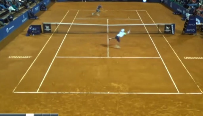Encore un point légendaire de Carlos Berlocq.
