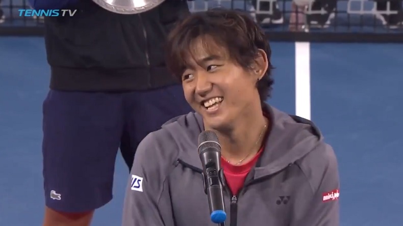 La demande amusante de Yoshihito Nishioka au public chinois après sa victoire au tournoi de Shenzhen 2018.