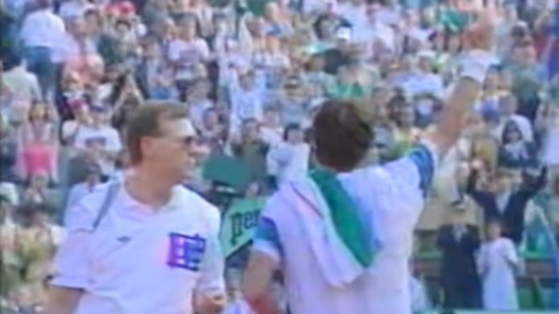 En 1991, Jimmy Connors disputait son dernier match à Roland-Garros. "Jimbo" avait reçu une sublime ovation de la part du puoblic parisien.