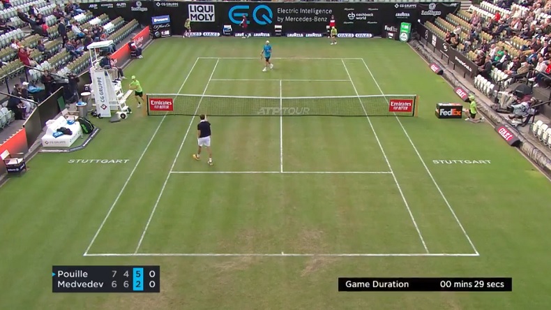 4 aces en 29 secondes pour Daniil Medvedev à Stuttgart.