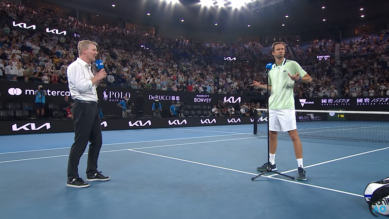 Le retour du crack de la provocation Daniil Medvedev, à l'Open d'Australie 2022, après sa victoire contre Nick Kyrgios.