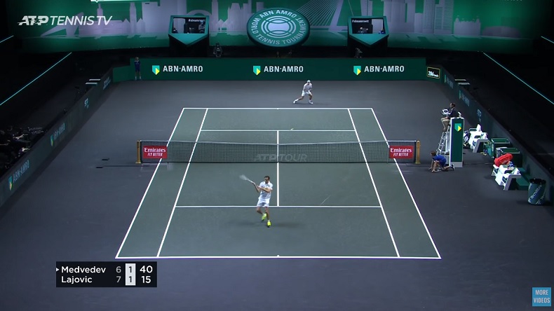 Le revers à l'aveugle WTF de Daniil Medvedev à Rotterdam.