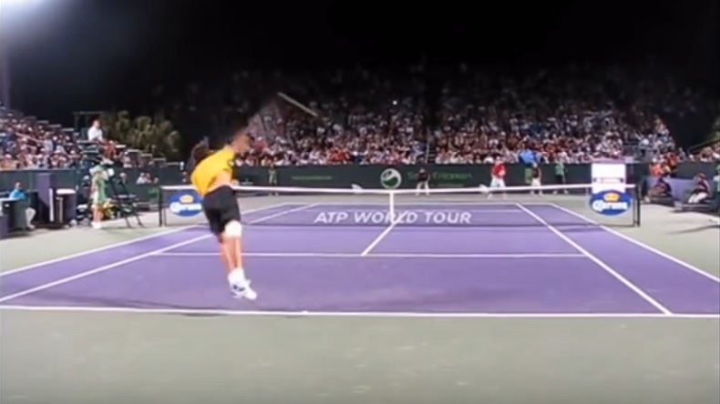Un résumé complet, filmé à hauteur des joueurs, du match Del Potro vs. Kohlschreiber à Miami en 2011. Un résumé complet, filmé à hauteur des joueurs, du match Del Potro vs. Kohlschreiber à Miami en 2011.