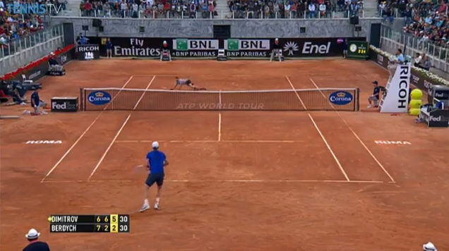 Grigor Dimitrov ne l'avait pas encore fait cette année : la volée en plongeant.