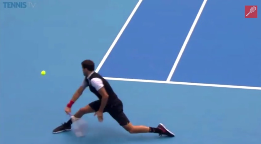 Grigor Dimitrov va réussir un passing magnifique contre Novak Djokovic au tournoi de Pékin 2014.
