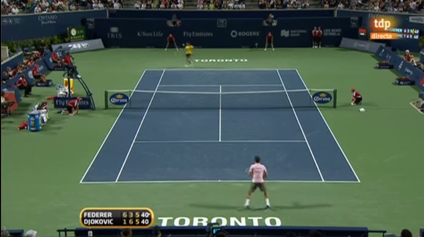 Un rallye énorme entre Novak Djokovic et Roger Federer.