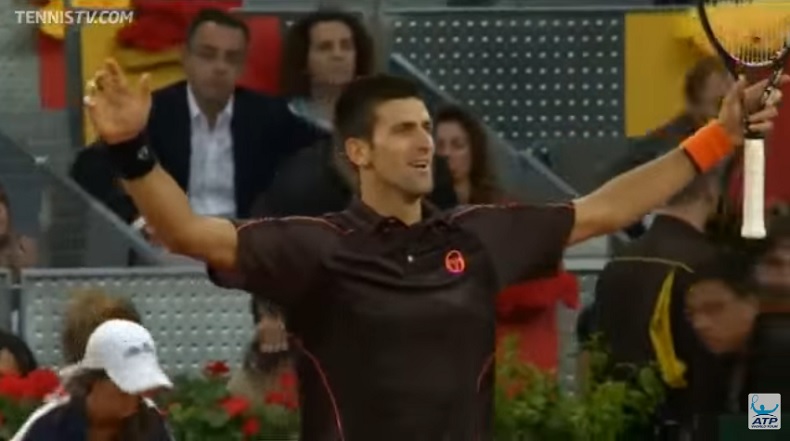Impressionnant, Novak Djokovic remporte le Masters 1000 de Madrid 2011 contre Rafael Nadal.