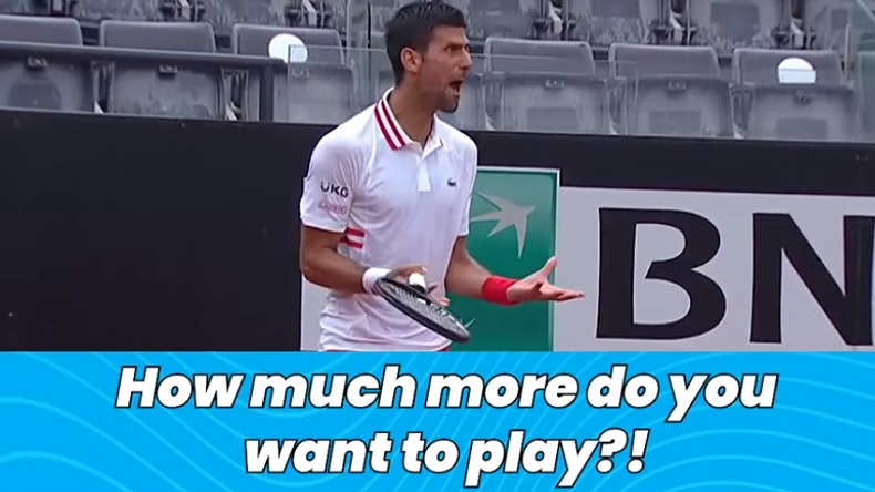 Novak Djokovic crie sur l'arbitre car il n'arrête pas le match alors qu'il pleut, au deuxième tour du Masters de Rome 2021.