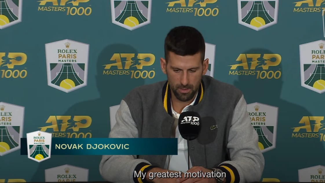 Novak Djokovic en conférence de presse au Rolex Paris Masters 2023.