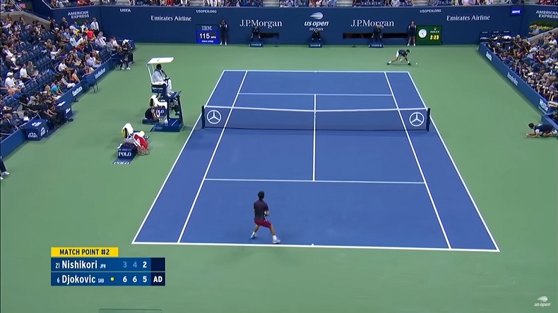 Ce revers de Novak Djokovic, sur la balle de match contre Kei Nishikori en demi-finales de l'US Open 2018, est énorme. Ce revers de Novak Djokovic, sur la balle de match contre Kei Nishikori en demi-finales de l'US Open 2018, est énorme.