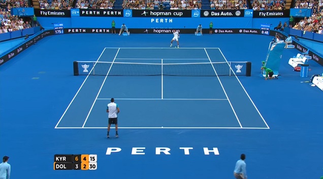 Alexandr Dolgopolov envoie une mine sur un tweener.
