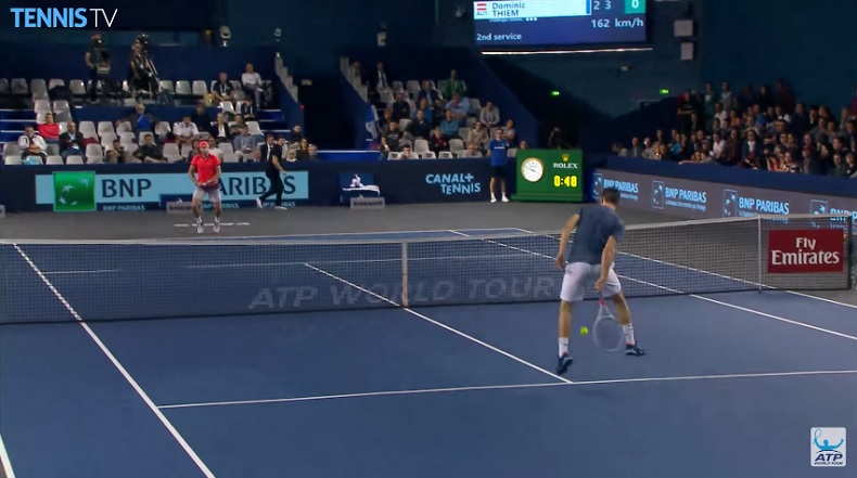 La volée entre les jambes sympathique de Dominic Thiem.