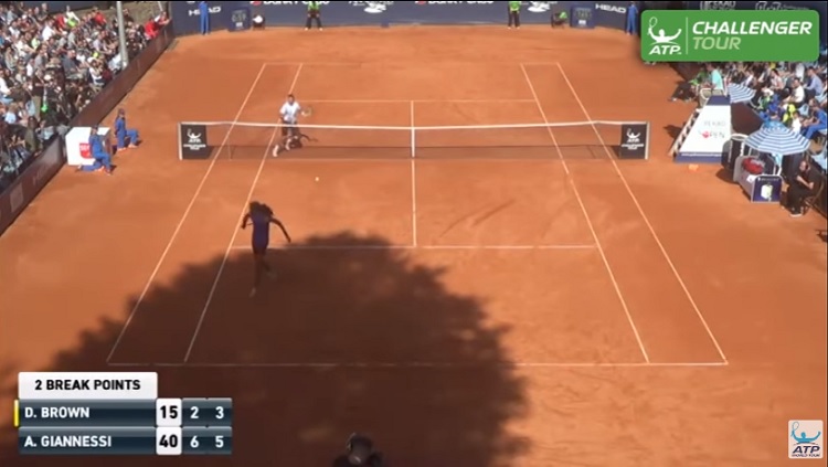Dustin Brown sauve une balle de match dans le plus grand des calmes.