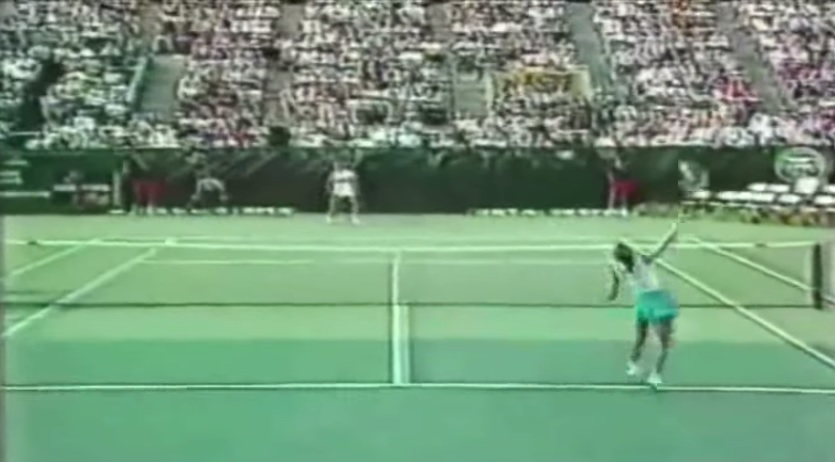 Un des plus beaux points de l'histoire du tennis féminin entre Navratilova et Evert.