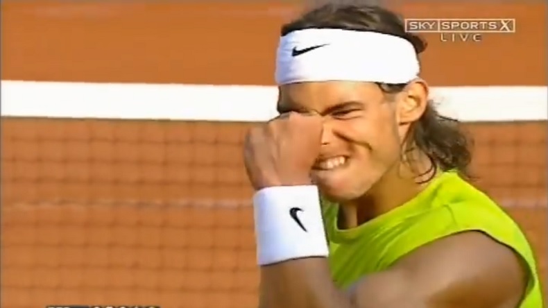 Rafael Nadal conserve son titre au Masters Series de Monte-Carlo 2006 en dominant Roger Federer en finale.