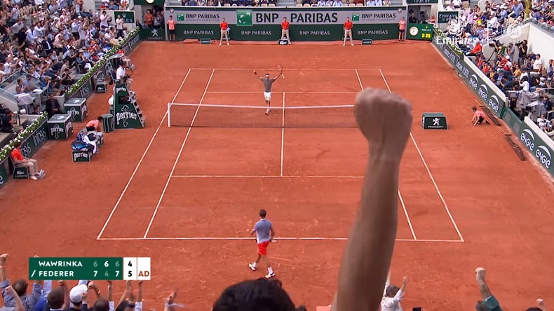 Roger Federer est de retour en demies à Roland.