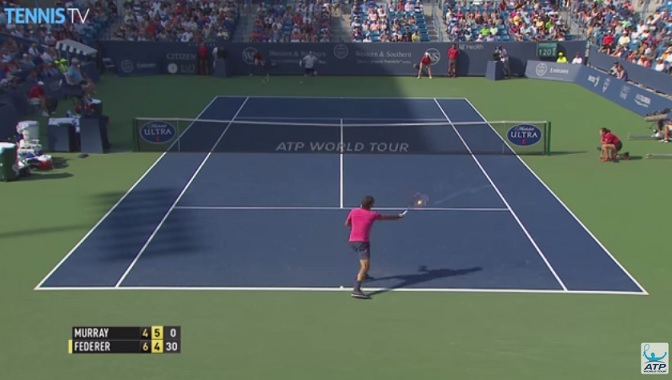 Roger Federer sort son spécial.