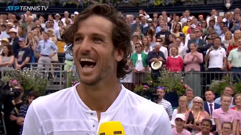 Féliciano Lopez, heureux de pouvoir enfin prouver à sa petite amie qu'il n'est pas une quiche au tennis.