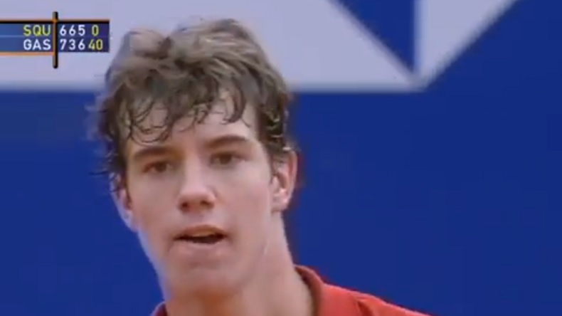Richard Gasquet, 15 ans, entre dans l'histoire en devenant le plus jeune joueur à gagner un match en Masters 1000, à Monte-Carlo en 2002.