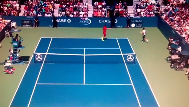 Richard Gasquet est allé très loin pour chercher une amortie.