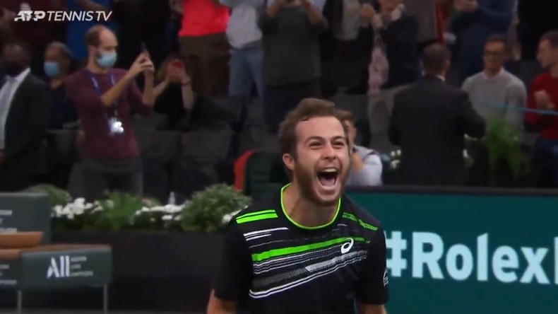 Hugo Gaston s'offre le deuxième Top 20 de sa carrière, Pablo Carreno Busta, au Rolex Paris Masters 2021.