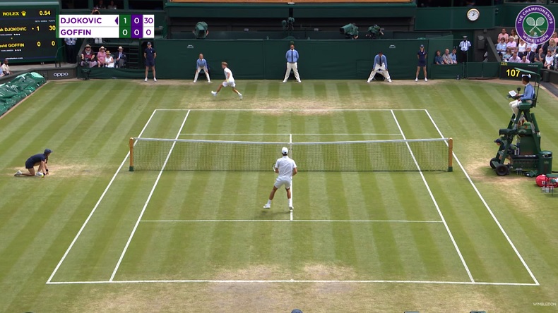 Un point avec deux tweeners entre David Goffin et Novak Djokovic à Wimbledon.