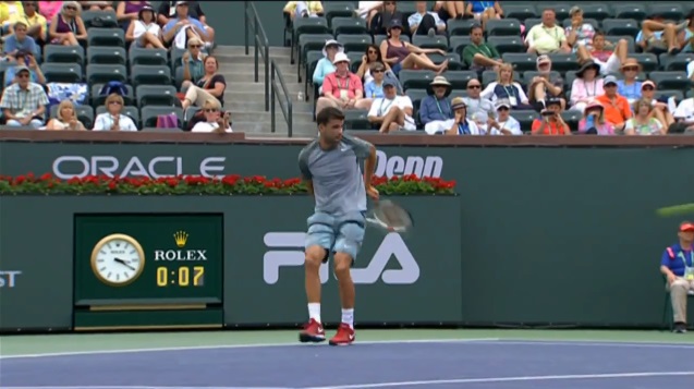 Le coup dans le dos de Grigor Dimitrov à Indian Wells.