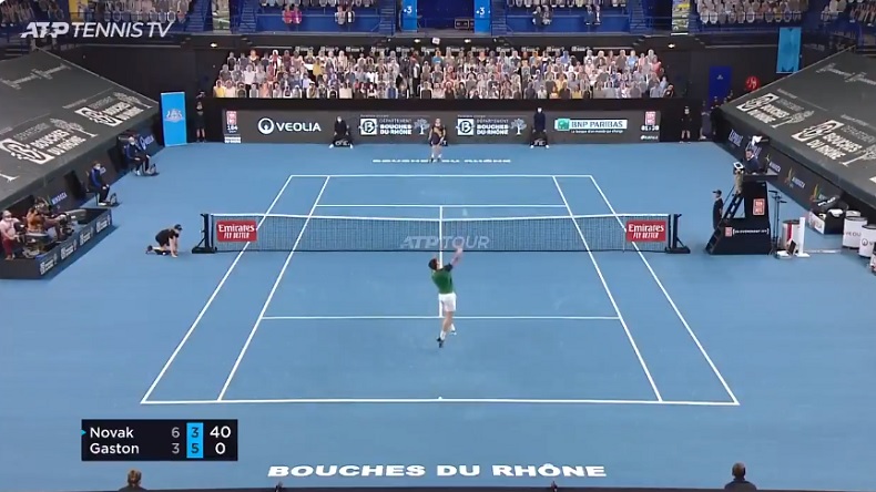 Un contre énorme de Hugo Gaston sur ce smash de Denis Novak à Marseille.