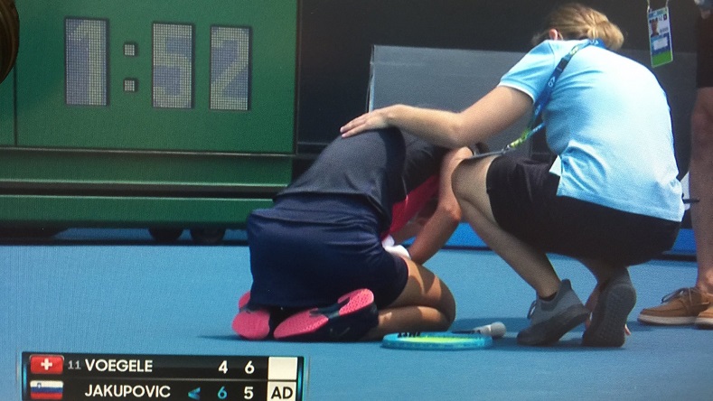 Dalila Jakupovic doit abandonner en raison de la qualité de l'air à Melbourne.