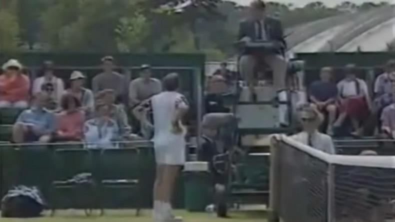 Le célèbre clash entre Jeff Tarango et l'arbitre français Bruno Rebeuh à Wimbledon 1995. Le célèbre clash entre Jeff Tarango et l'arbitre français Bruno Rebeuh à Wimbledon 1995.