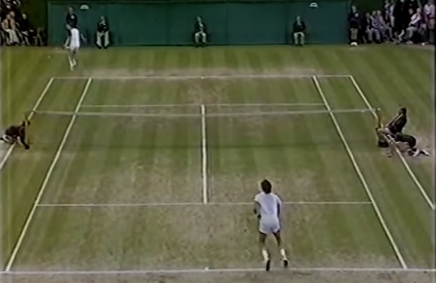 Un revers de génie de John McEnroe.