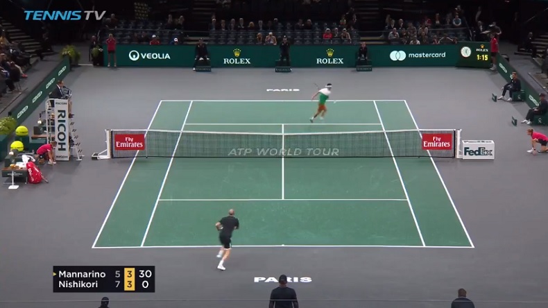 Une demi-volée somptueuse de Kei Nishikori au Rolex Paris Masters 2018.