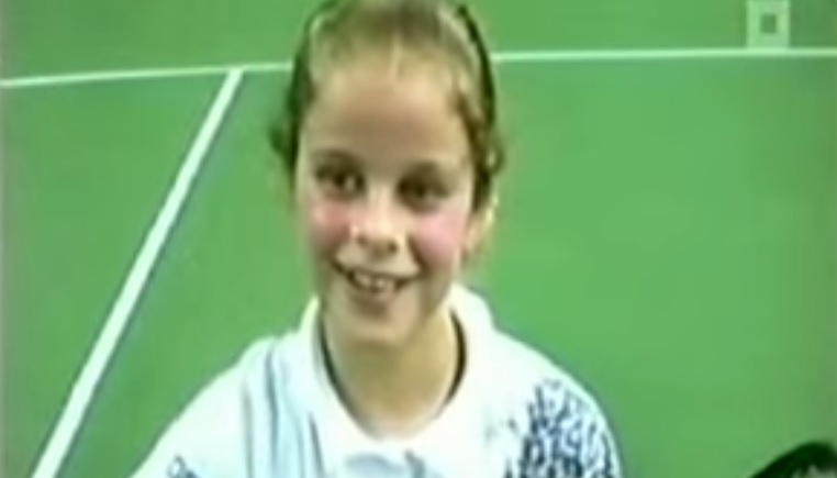 Kim Clijsters à 9 ans. Le visage n'a pas beaucoup changé par la suite.