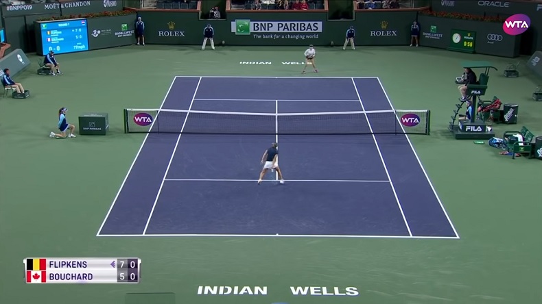 La demi-volée entre les jambes de Kirsten Flipkens à Indian Wells.