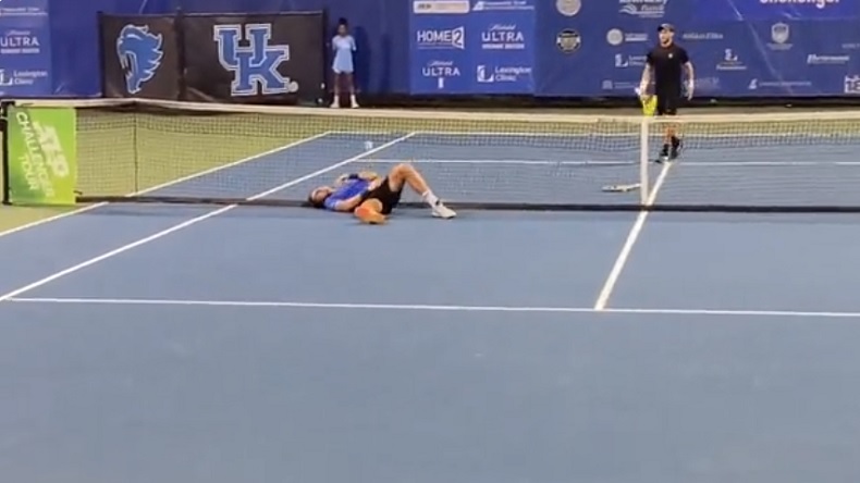 Thanasi Kokkinakis a fait une belle chute au Challenger de Lexington 2021.
