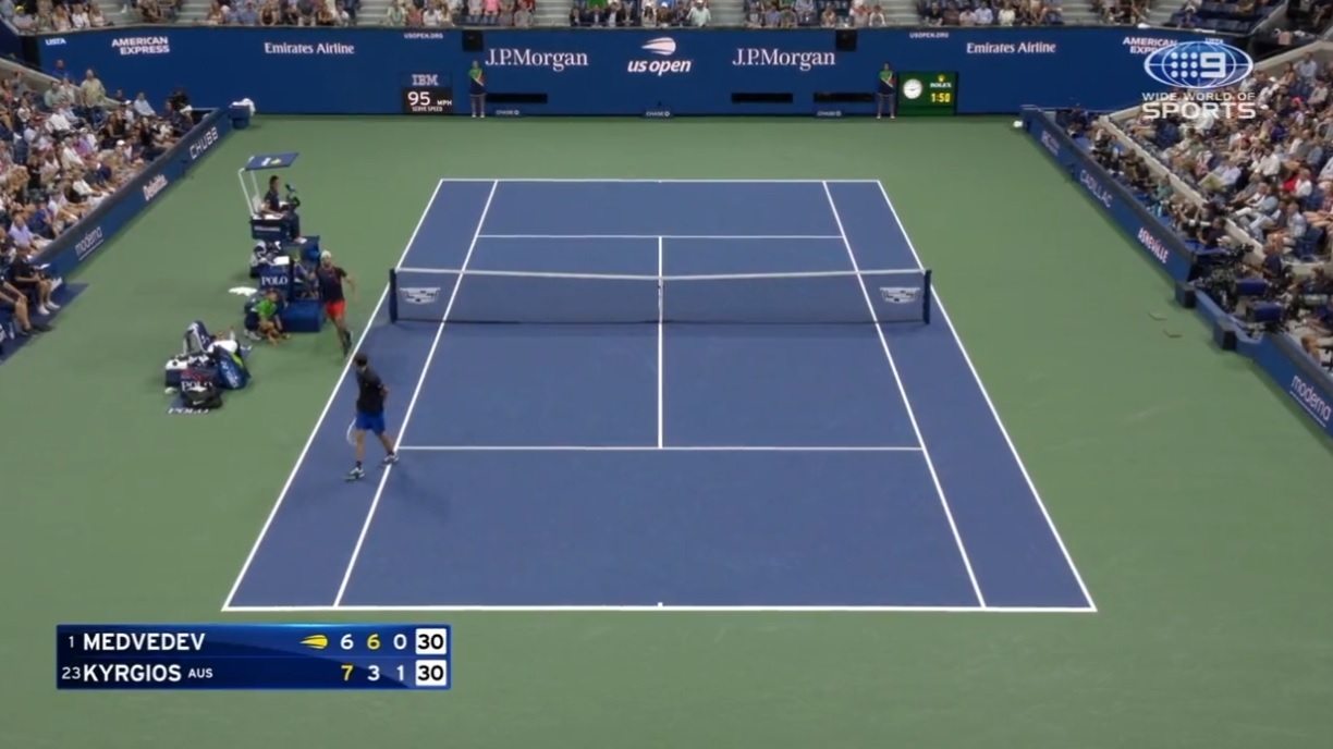 Nick Kyrgios fait un cadeau énorme à Daniil Medvedev en allant jouer une balle dans son camp à l'US Open 2022. Peut-être le plus bizarre et stupide de l'histoire.