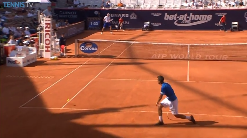 Un retour d'une précision chirurgicale de Leonardo Mayer en demi-finales du tournoi de Hambourg 2014.